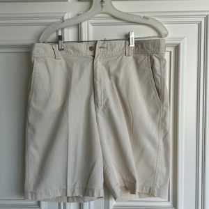 Cream Tommy Bahama shorts 20 1/2 inches long